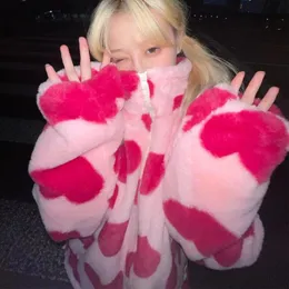 Blazers Pink Heart Y2K Baseball Coat Women Faux Teddy Fur Coat Basic Jackets Ytterkläder Kvinnliga kvinnors mode vintage Haruku Kawaii