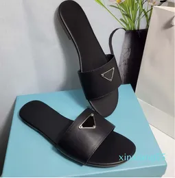 Pantofole Sandali Mocassini da esterno in pelle Scivoli di lusso Scarpe da donna Scivolo estivo in gomma Moda Con scatola