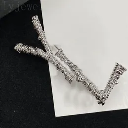 Буква броши для мужчин Diamond Luxury Brooch Designer Jewelry Retro Gold Plint Pin Clate