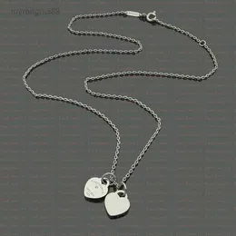 Designer Armband Designer Love Heart Halsband Womens 925 Silver Pendant Necklace Gift For Girl Girl Firl Accessories grossist med ruta 97MW