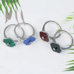 Mode Klassiskt lyxmärke Cubic Zirconia Ringar Fyrklöver Band Fingerring Med Diamant för kvinnor Tjejförlovning Smycken Present