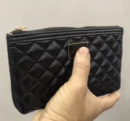 أكياس مستحضرات التجميل 2023 جديدة 19.5x111cm الأزياء حقيبة ماكياج Case C Zipper Cosmetics Bag