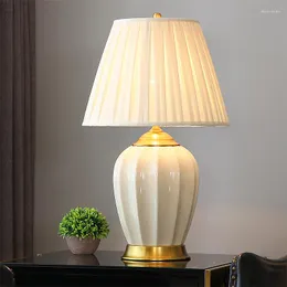 Lampy stołowe nowoczesne Ceative duża ceramiczna amerykańska ściemniacz tkanina miedziana LED E27 Deco lampa Bedsidefoyerstudio JTSJ006