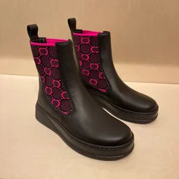 Botins de plataforma de couro de bezerro preto misto botas de salto baixo de couro Chelsea botas de dedo redondo sem cadarço botas de malha estilo meia botas rasas femininas sapatos de grife de luxo