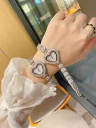 Fashion Women's Hot Selling Watch Straps/Rings Inlaid with Diamond Heart Shaped Women's Quartz Watch The Best Gift for Women