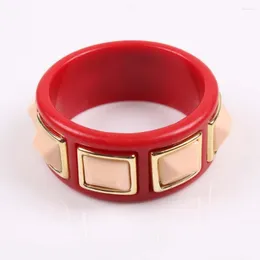 الإسورة الملونة بانك مسمار الارتفاع راتنج Red Sex Bracelets هرم تصميم حبات متعددة الطبقات الذهبية ألوان كريستال سبيكة المجوهرات المعدنية