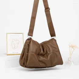 Chains TB-009 Genuine Leather Ladies Bag High Quality PU Material Waterproof Handbag Diagonal Bucket Fashion