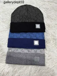 NEU 2022 Großhandel Beanie Wintermützen Hüte Damen und Herren Mützen mit echten Pelzbommeln Warme Mädchenmütze Snapback Pompon Beanie Hut Modeaccessoires