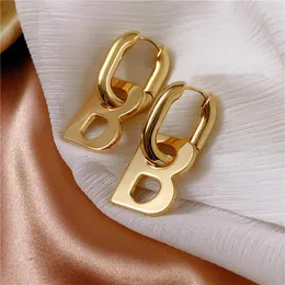 Dangle kolczyki litera B kropla dla kobiet mężczyzn modny elegancki koreański minimalistyczny komunikat biżuteria prezenty E751