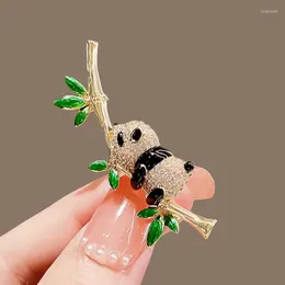 Broszki Cute Animal Panda broszka dla kobiet wysokiej klasy kryształ bambusa emalia przypinki na klapę biżuteria odznaka akcesoria prezenty