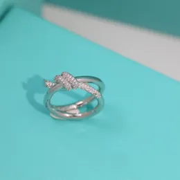 Deluxe Rope Knot Ring Woman Lover Rings Dainty Luxury Diamonds Design Rings Classic المجوهر