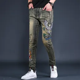 Męskie dżinsy Wysokiej jakości męskie spodnie jeansowe Slimfit Stretch Modne hafty Dekory Ripped Casual Stylowe seksowne spodnie uliczne; 230707