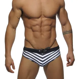 Männer Bademode Sommer Gestreiften Herren Badeanzug Sexy Niedrige Taille Badehose Mode Männlichen Badeanzug Strand Shorts Zwembroek Heren 230707