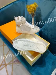 New Hot Luxury Designer Uomo Donna Flow Sneakers Scarpe Runner Scarpe da ginnastica in pelle Nero Bianco Sport Gomma Runner Outdoor Scarpa taglia 35-46 dc220602
