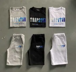 Ensemble de t-shirts Trapstar pour hommes Lettre brodée Survêtement Shorts en peluche à manches courtes Design avancé 669ess