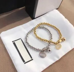 2023 Lyxarmband Kvinnor Pärlhänge Hög kvalitet Klassiska Brevarmband Mode Enkelhet Unisex smycken Armband Memorial Day Present