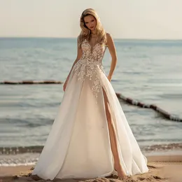 Sexy Strand-Brautkleid in A-Linie mit V-Ausschnitt, Spitzenapplikationen, rückenfreies Brautkleid mit Schlitz, rückenfreier, glänzender Rock, Robe de Mariee