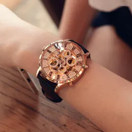 Zegarki na rękę Automatyczny zegarek mechaniczny Osobowość Hollow Out Przezroczysta skóra naturalna Duża tarcza diamentowa