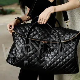 Black Es Giant Travel Bag Quilted Leather Women Men Designer Maxi Supple Handbag Metal Hardware Cross Body Zip Closure Duffel Bags Large Capacity Case