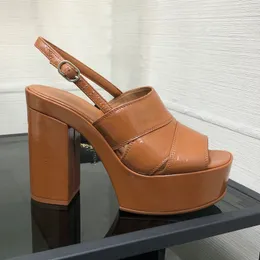 كلاسيكي بوكيل صندل أزياء مصمم نسائي منصة كعب براءات اختراع جلدية عالية الكعب حذاء 35-41 سمك