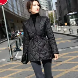 スーツ冬の新しい韓国スタイルダイヤモンドダウンコットンジャケットの女性ミッドレングスVneckウエストウォームシックな女性コート厚いキルティングジャケット