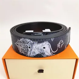 Mens Designer Belt Womens Fashion Luxury Belt Black Lion White Rhinoceros Print Leather L Letterer med original presentförpackning Storlek 95-125 cm