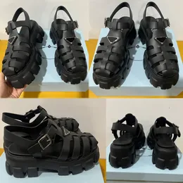 Schaumgummisandalen Sandali in Gomma Black Nero 1X853 Logo Triangolo in Metallo Smaltato Retro-Strandschuhe Damen Sandale der Luxusmarke Triangle Platform Sandalen