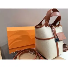 Luxurys designer väskor Herrs väska vegetabilisk korgväska hinkväskor handväska axel crossbody väska på kvinnor mode textur låsande multifunktionella shoppingväskor