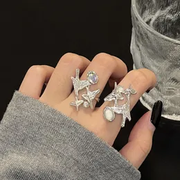 Obrączki ślubne ptak kamień księżycowy mały projekt plisowana francuska osobowość otwarty pierścionek nieregularny klejnot palec wskazujący dziewczyna 230710