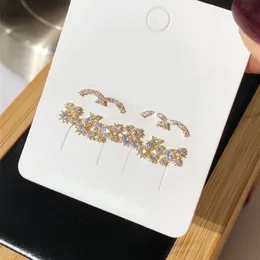 Famoso diseñador Pendiente Marca Carta Ear Stud Mujeres Elegantes Pendientes lindos para el banquete de boda Regalo Accesorios de joyería Alta calidad 20 Estilo