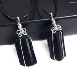 Hänge Halsband 1 st Healing Mineral Natural Black Tourmaline Halsband Handlindade Oregelbundna Nuggets Quartz Kvinnor Manlig