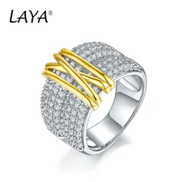 Z kamieniami bocznymi LAYA 100 925 Sterling Silver Fashion Retro Light Gold Multi Line Shining cyrkon Ring dla kobiet mężczyzn Party Exquisite Fine Jewelry 230710