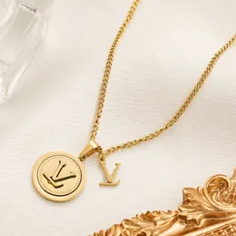 18k Gold Plated Pendant Necklace Design för kvinnor älskar smycken rostfritt stålkedja hänge halsband designer bröllop fest resor simma non fade smycken