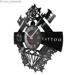Zegary ścienne Tatuaże Studio tatuaży Nazwa własna Cicha płyta winylowa Ścienne tatuaże Clcock Sklep Tatuaże Maszyna Dekoracja ścienna Modny męski prezent Z230712