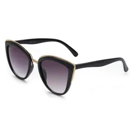 الأزياء Sunglass Oushiun خمر القطة نظارة شمسية للنساء الضخمات العصرية Cateye Sunglasses Classic Style UV Protection