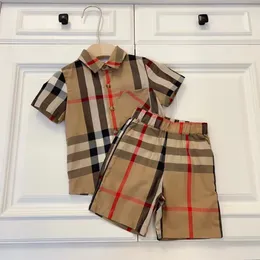 set di abbigliamento per bambino bambino camicia e pantaloni neri abiti da ragazza per bambini stilista di moda set 100-150 cm materiali di cotone abiti all'ingrosso 2023