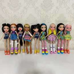 Puppen 16 Bjd Körper Bratzes Süße DIY Kleidung Actionfigur Anime 26CM Gelenke Modelle Spielzeug für Mädchen Geschenke 230710