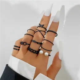 12 st/set Punk Black Finger Rings Set Butterfly Snake Pearl Ring För Kvinnor Gotisk Geometrisk Ring 2023 Mode Kvinnliga Smycken Present
