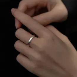 韓国シルバーカラーマットカップルリング男性女性のための結婚式の婚約指輪調節可能なジュエリーギフト卸売