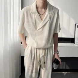 Klänningar 2022 sommar veckade uppsättningar män mode avslappnad kortärmad t -skjorta/byxor Twopiece Mens Korean Loose Ice Silk Sets Men 3Color