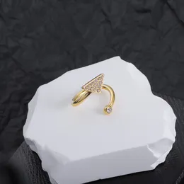 Nowy trójkąt pełny diament kryształ otwarty pierścionek kobieta europejska amerykańska luksusowa osobowość elegancki temperament wysoki zmysł PR1 --02 impreza z biżuterią prezenty walentynkowe