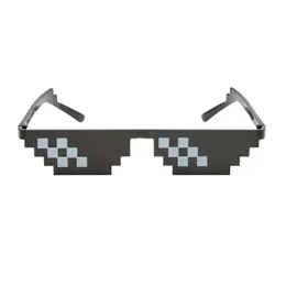 Nowe okulary przeciwsłoneczne z mozaiką kobieta mężczyzna sztuczka zabawka Thug Life okulary sobie z tym poradzić okulary Pixel kobieta mężczyzna czarna mozaika zabawna zabawka