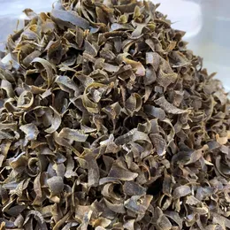 50g Äkta kinesiska Kynam Oudh Skivor parfymer kyara chips kinam Hel olja naturlig Doftande parfymer Stark bestående doft Qinan Rakning