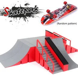 Kit de peças de rampa de kit de parque de patins de jogos inovadores com cena de mini scooter de skate de 1 dedo para adereços de treinamento de skate de dedo 230710