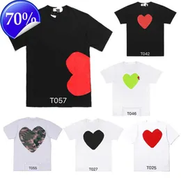 24ss Designerfashion Mens Play t Shirt Designer Red Heart Commes Casual Women Shirts Des Badge Garcons High Quanlity Tshirts Cotton Embroidery Ghhdr