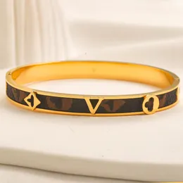 Moda Tasarımcı Bilezikleri Kadın Bangle Designer V Takı Kaplamalı Paslanmaz Aşıklar Hediye Bangles