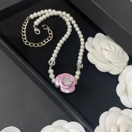 Naszyjniki wiszące kobiety luksus designer naszyjnik mosiężny miedziany Choker łańcuch wisienia kryształowy kwiat 18k złota platowane naszyjniki z biżuterią biżuterię akcesoria