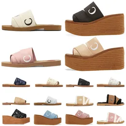 Pantofole firmate Summer must-have e moda versatile Womens Woody Sandals Sandalo Flat Mules Slipper Sail scarpe con ciabatte da spiaggia in gomma ricamate