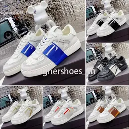 Sneaker Designer Scarpe casual Scarpe Casualmente Luxuria in tessuto a bassa pelle Sneaker trasparente patwork patwork