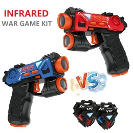 Zabawkowe walkie-talkie Laser Tag Gun Set Multi person Battle Gry imprezowe Elektryczne pistolety na podczerwień Interaktywna praca zespołowa Gra wojenna Indoor Outdoor Sports 230711